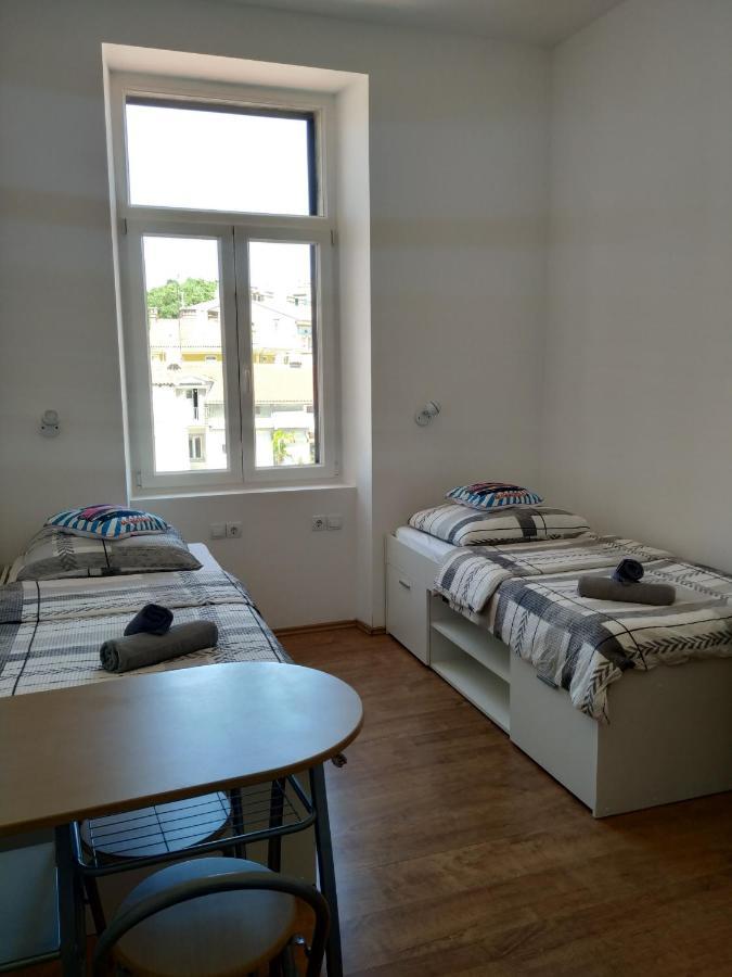 Apartments Todorovic Pula Exterior photo