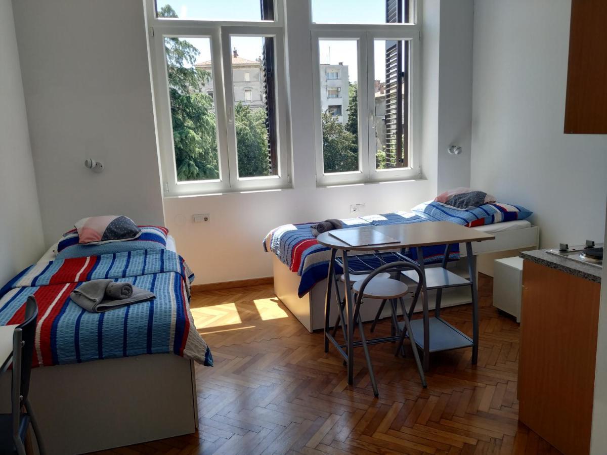 Apartments Todorovic Pula Exterior photo